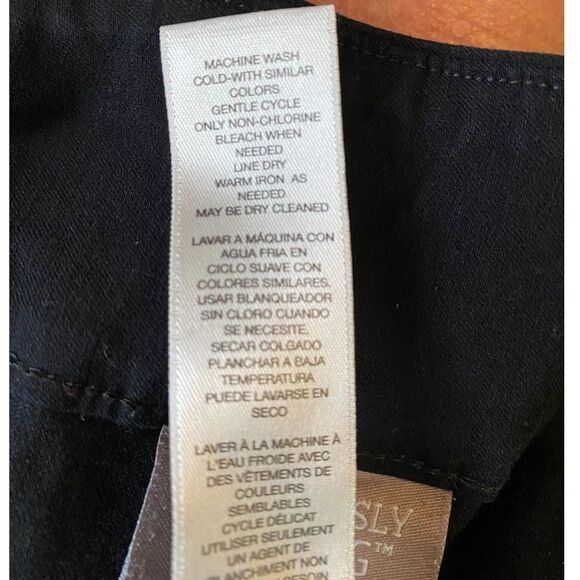 Chico's Fabulously Slimming Straight Leg Leggings Size 1Regular - Picture 6 of 7